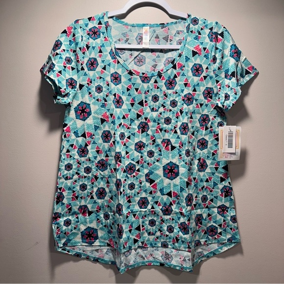 LulaRoe Classic T, Short Sleeve, Scoop Neck Flowy, High-Low Hem S (or M 6-8) NWT - Picture 9 of 13